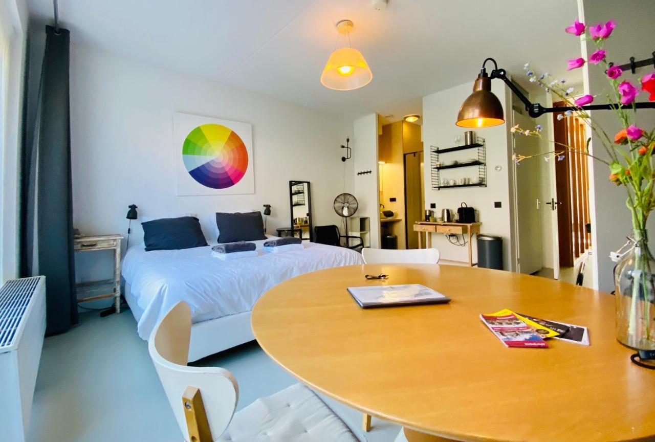 Private Studio With Free Car Parking Amsterdam Exteriör bild