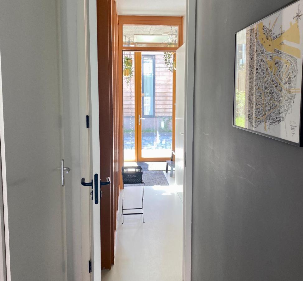 Private Studio With Free Car Parking Amsterdam Exteriör bild