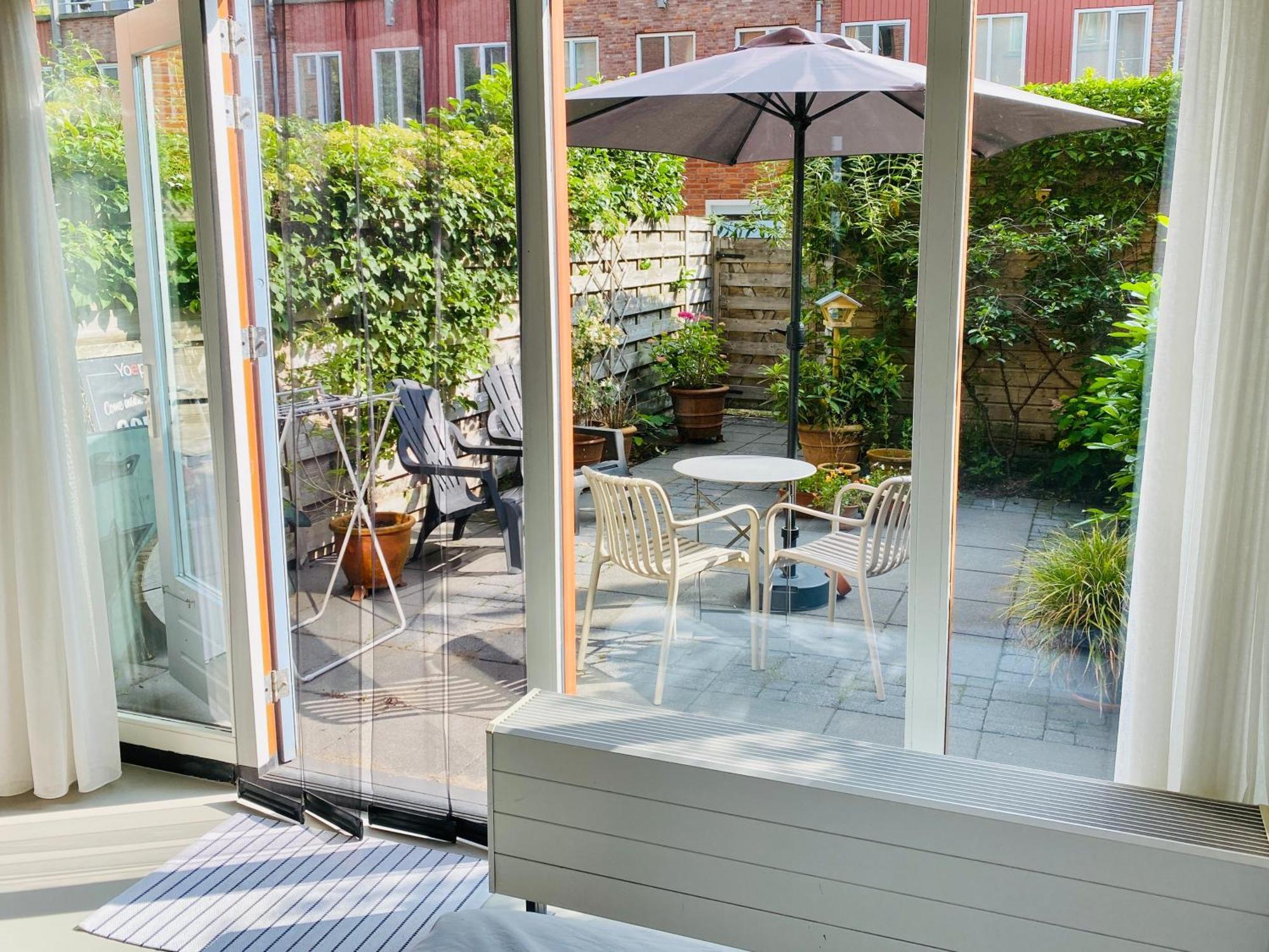Private Studio With Free Car Parking Amsterdam Exteriör bild